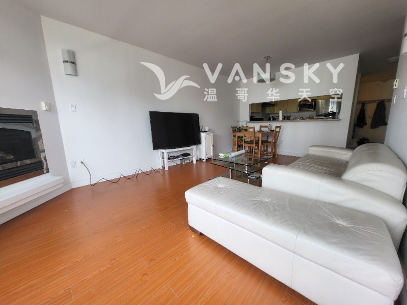 250505105851_living 2.jpg